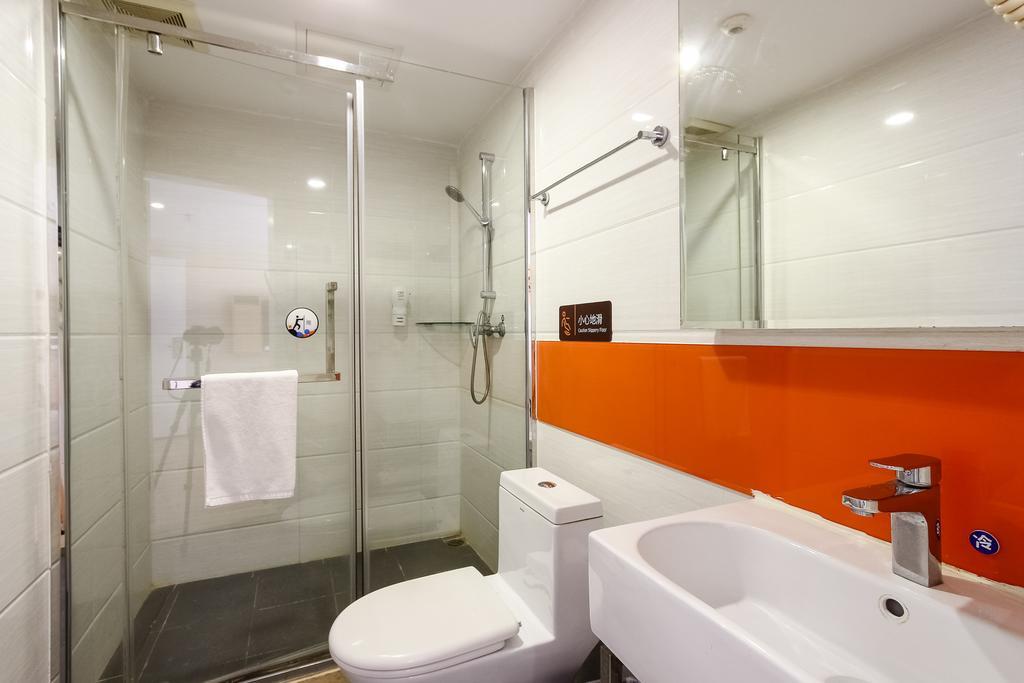 7Days Premium Guangzhou Tianhe Shipaiqiao Hotel Exterior photo