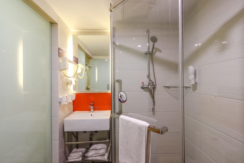7Days Premium Guangzhou Tianhe Shipaiqiao Hotel Exterior photo